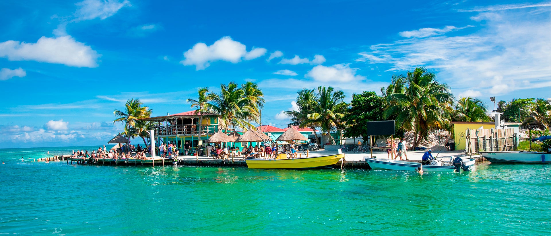 Belize Hafen Yachtboot mit Skipper