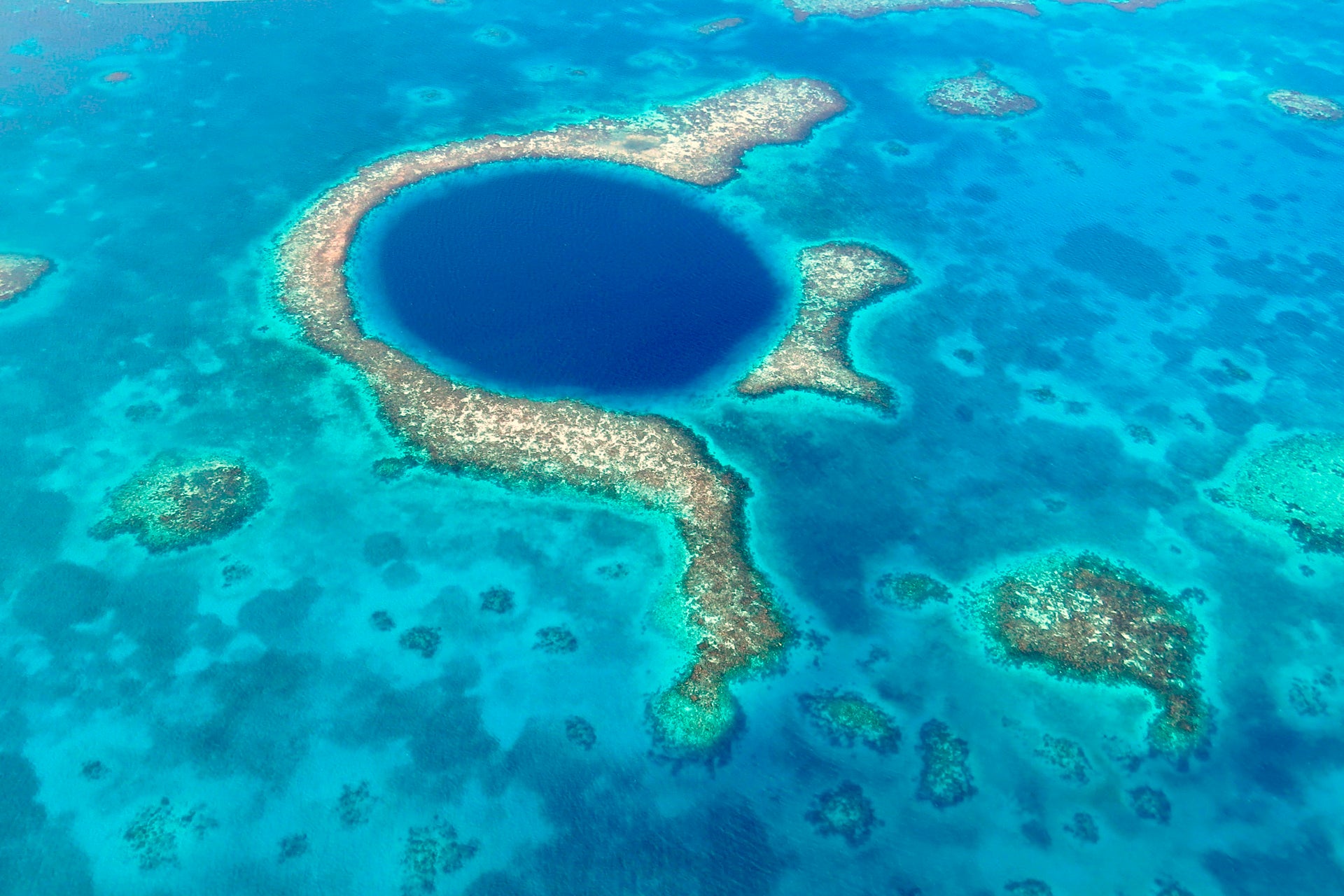 Belize island crystal coral reef vacation