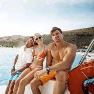 bvi happy friends sailing charter vacation