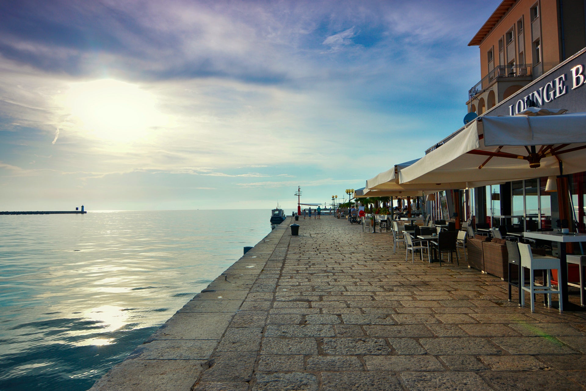 Restaurants au port de Pula