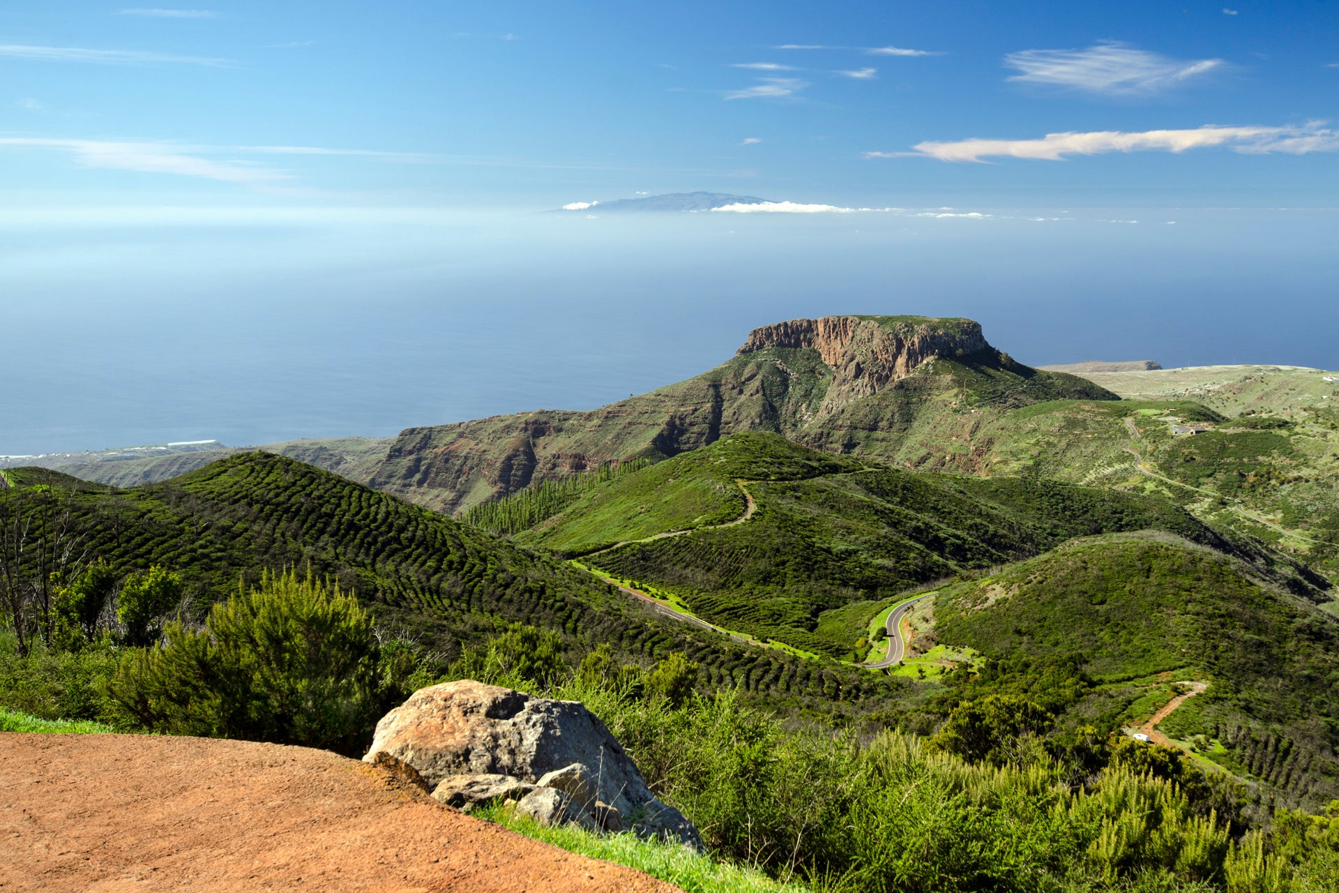 Naturlandschaft beim Segeln auf Teneriffa