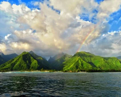 Tahiti natueal paradise mountain rainbow ocean