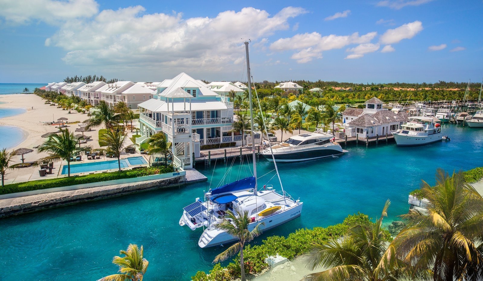 yacht clubs in nassau bahamas