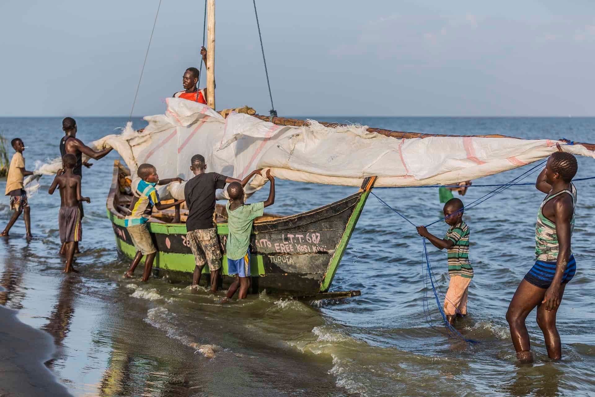 Chirurgie au Turkana Cirurgia en Turkane Surgery in Turkana Dream Yacht Charter