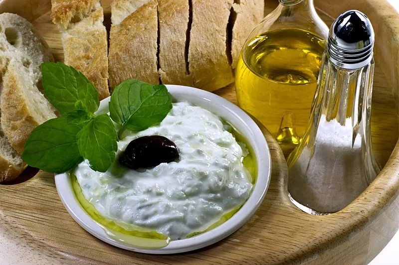 Tzatziki - Top 5 des meilleures recettes grecques que vous pouvez préparer en croisière