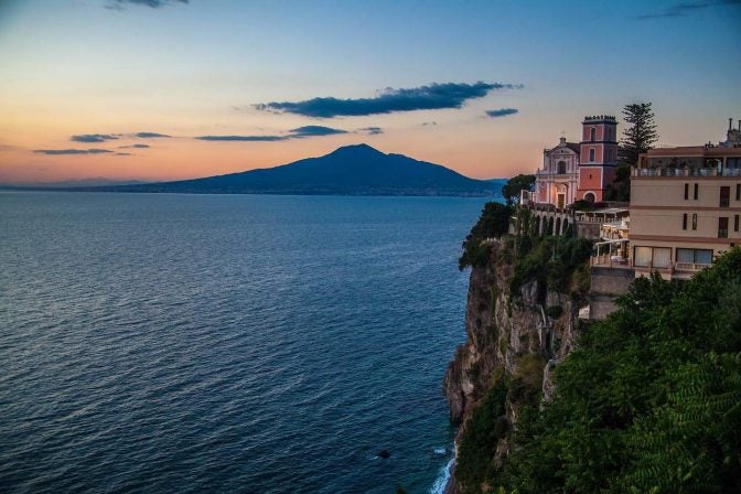 croisière en Italie croisière Naples, Dream Yacht Charter, Vésuve