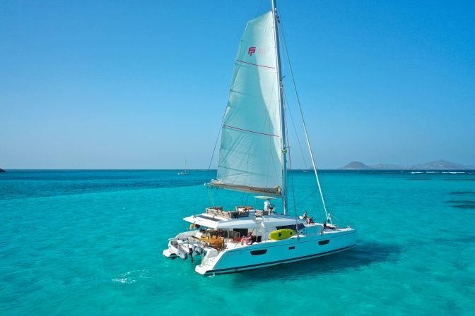 catamaran sailing in Grenadines