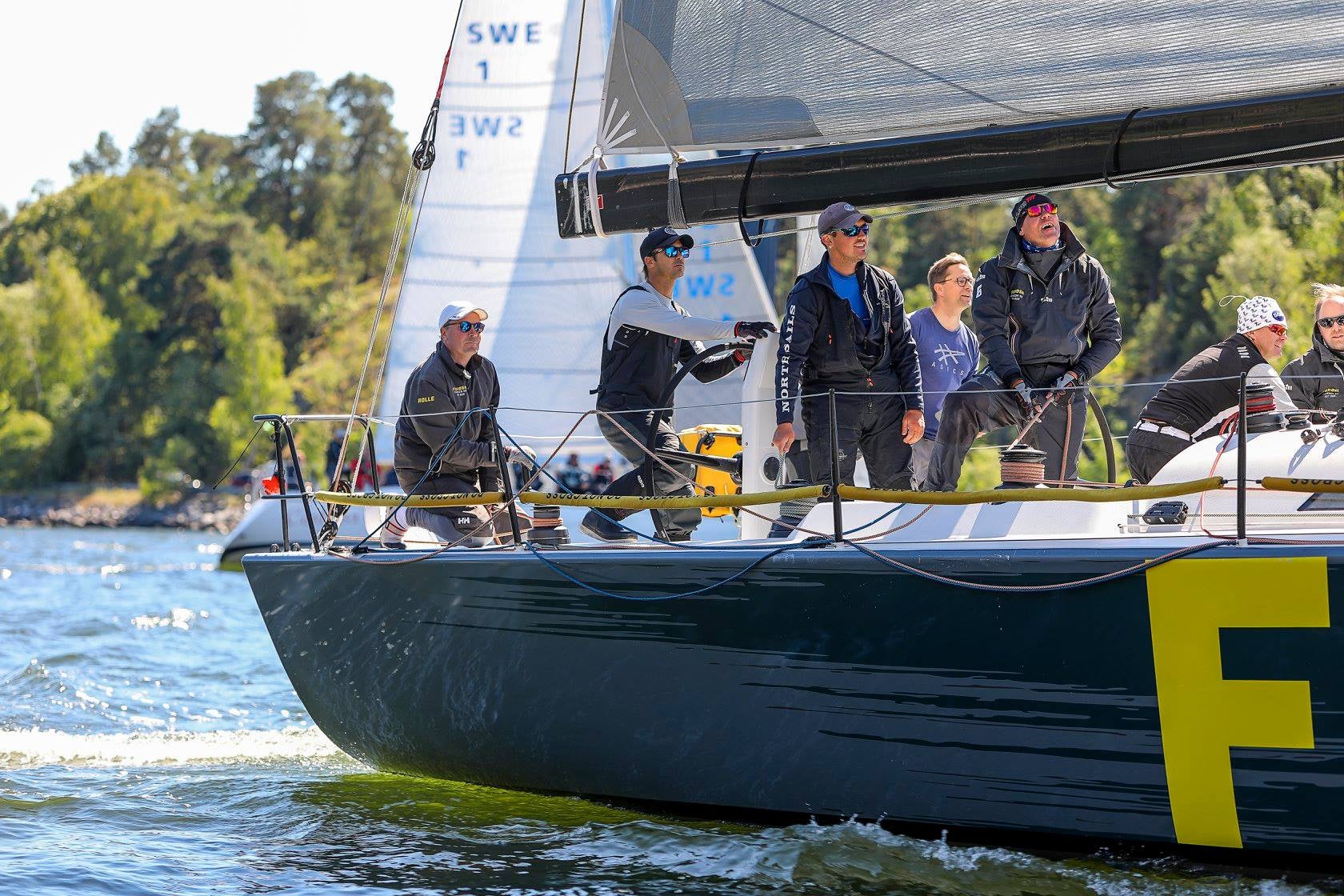 Tim helming Cookson 50 'Furiosa' - Line Honours Winner, ÅF Offshore Race 2018