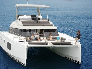 POWER CATAMARAN 48-54ft