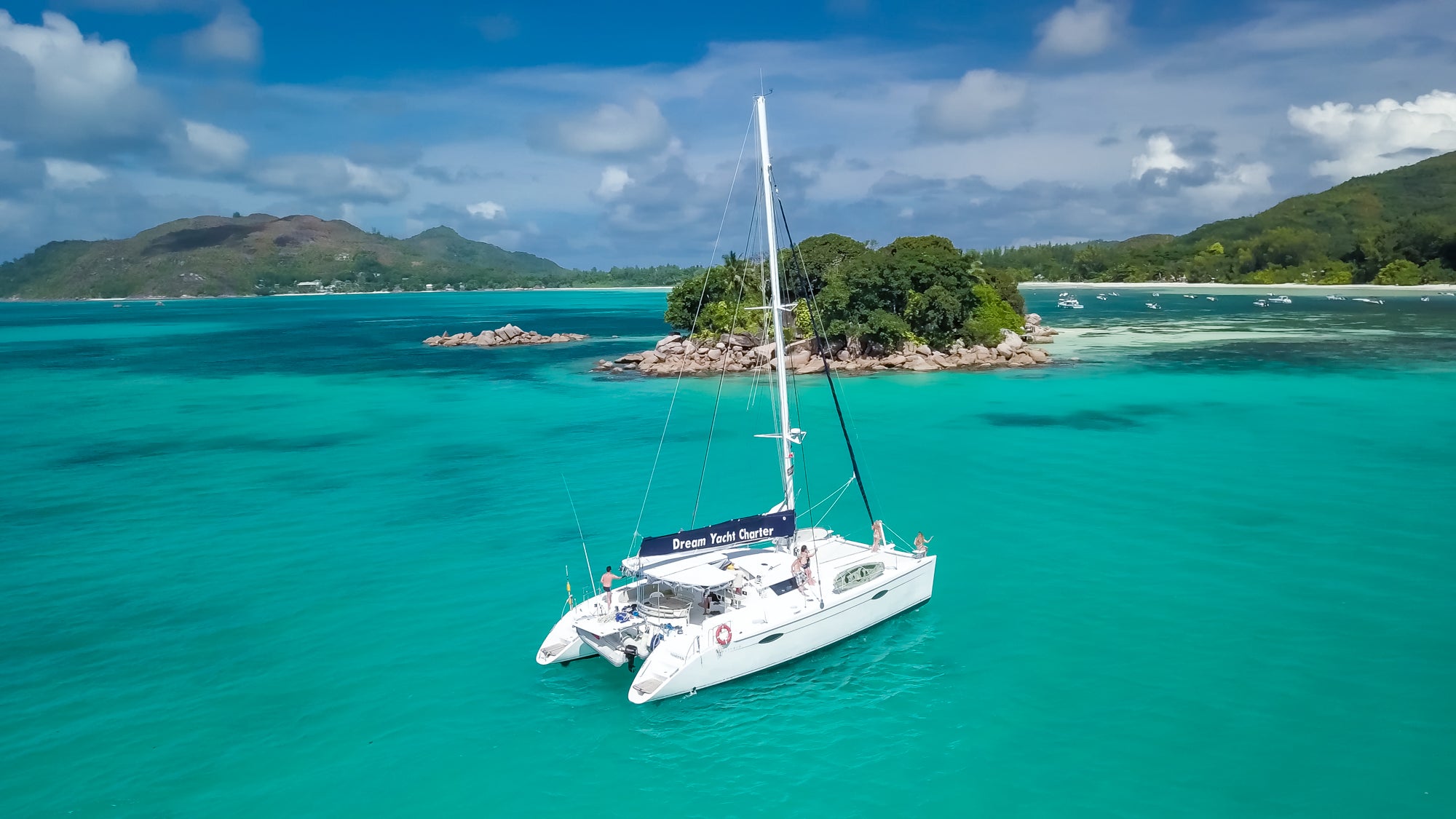 dream yacht charter praslin