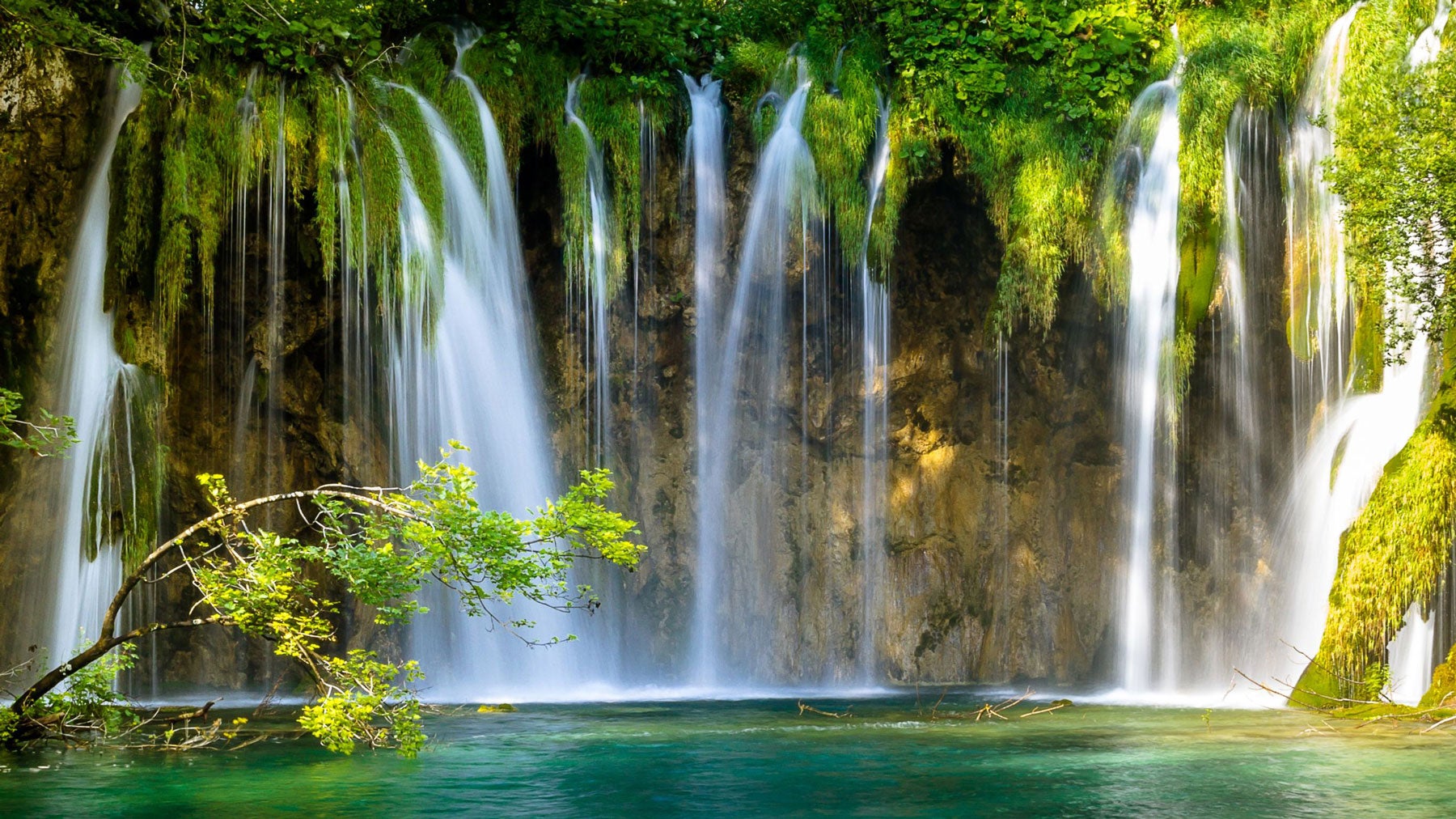 Croatia unesco site plitvice lakes waterfall