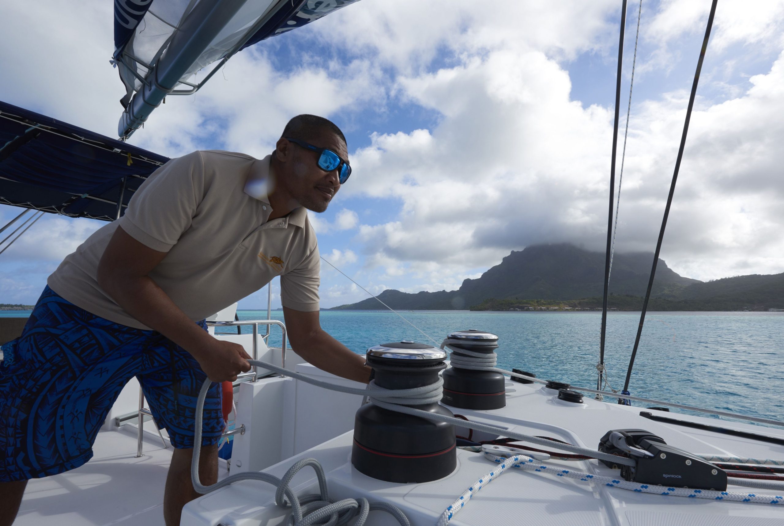 Skipper in action in French Polynesia