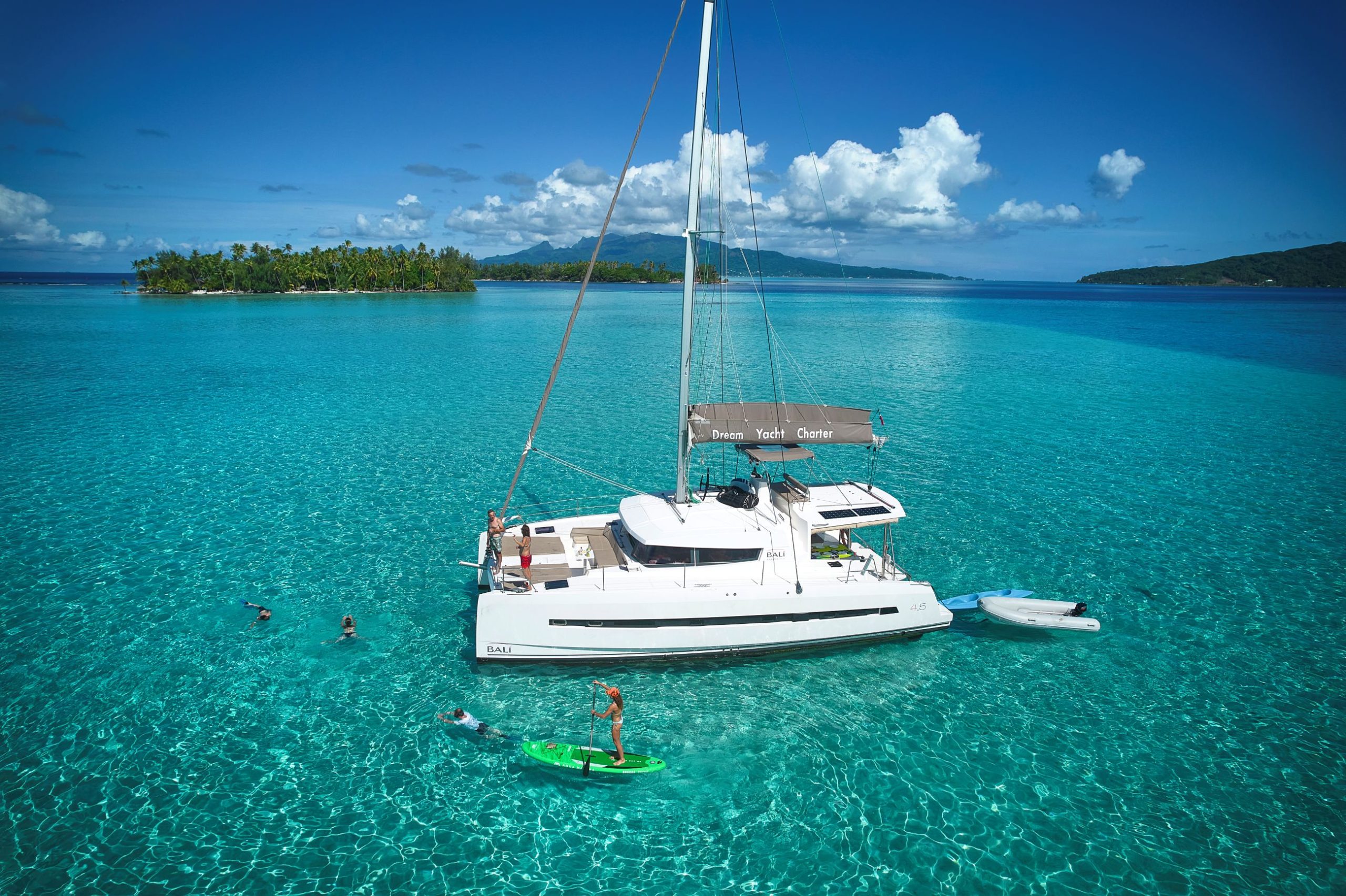 Cruising the French Polynesia on a spacious catamaran